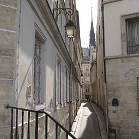Unit 014 Notre Dame Párizs